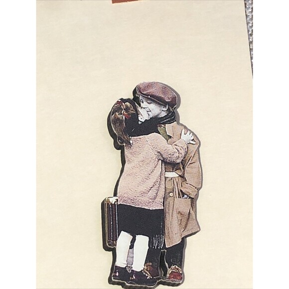 Kim Anderson pin/ Brooch Lot Boy Holding Bouquet of Roses / Boy & Girl Kissing - Picture 2 of 9